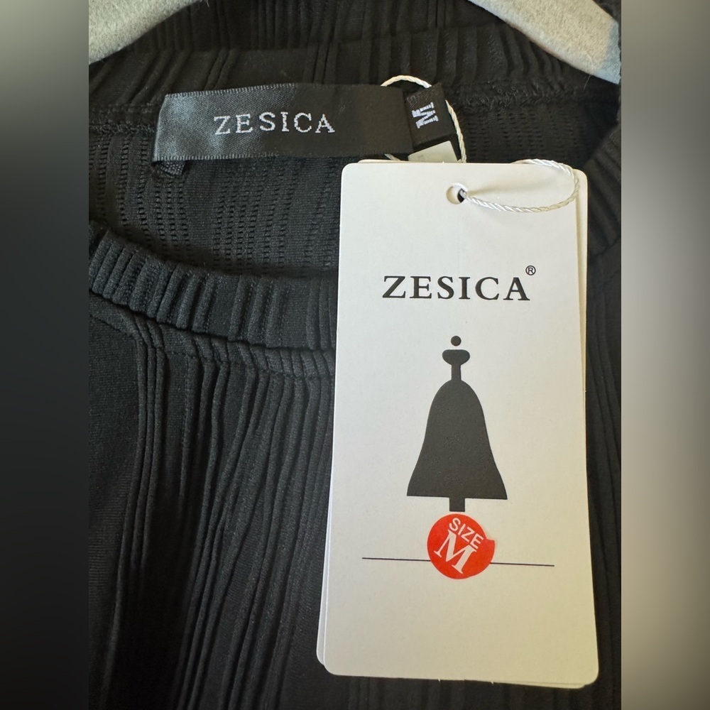 NWT Zesica Black Ribbed Long Sleeve Top Size M - Picture 4 of 4